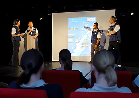 6 Feb 27 > 7 Feb 27 - Crossing the Drake Passage