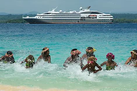 10 Apr 27 - Espiritu Santo Island