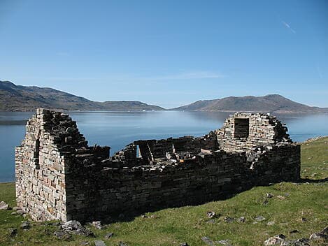 26 Aug 27 - Hvalso