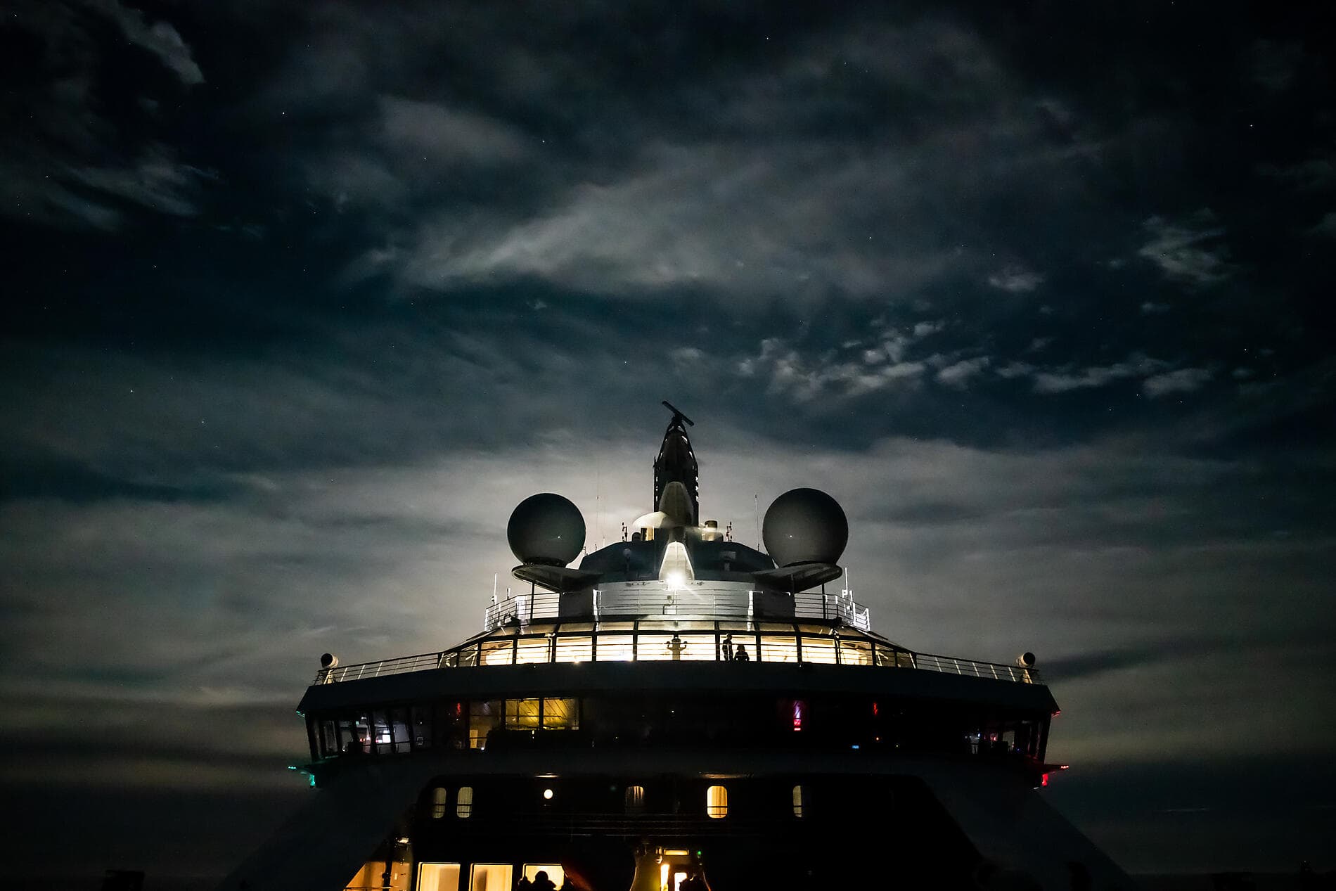 Polar Nights: From the North Cape to Spitsbergen 