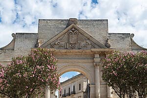 Walking tour of Gallipoli, pearl of the Ionian Sea