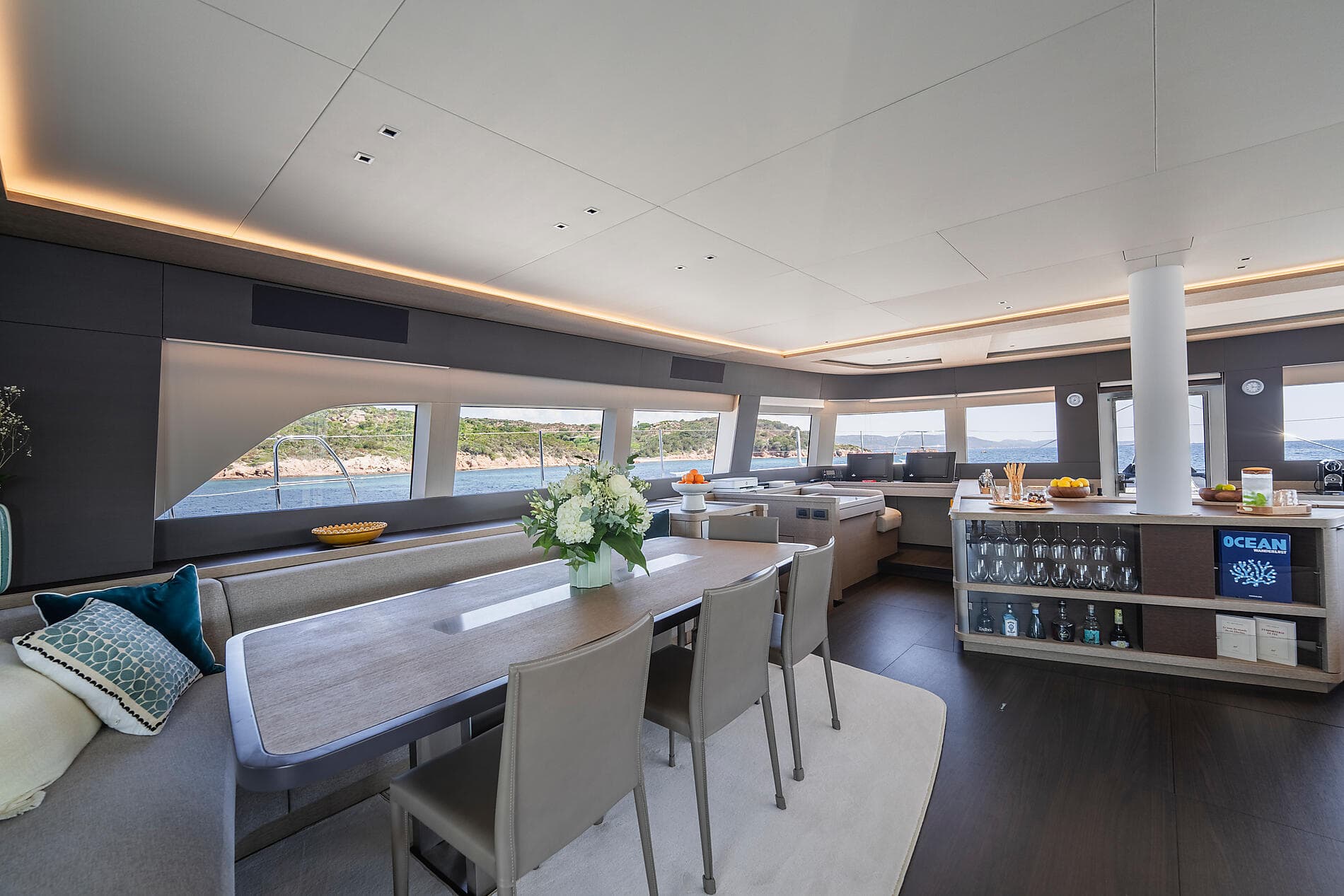 The Caribbean, under sail aboard La Désirade 